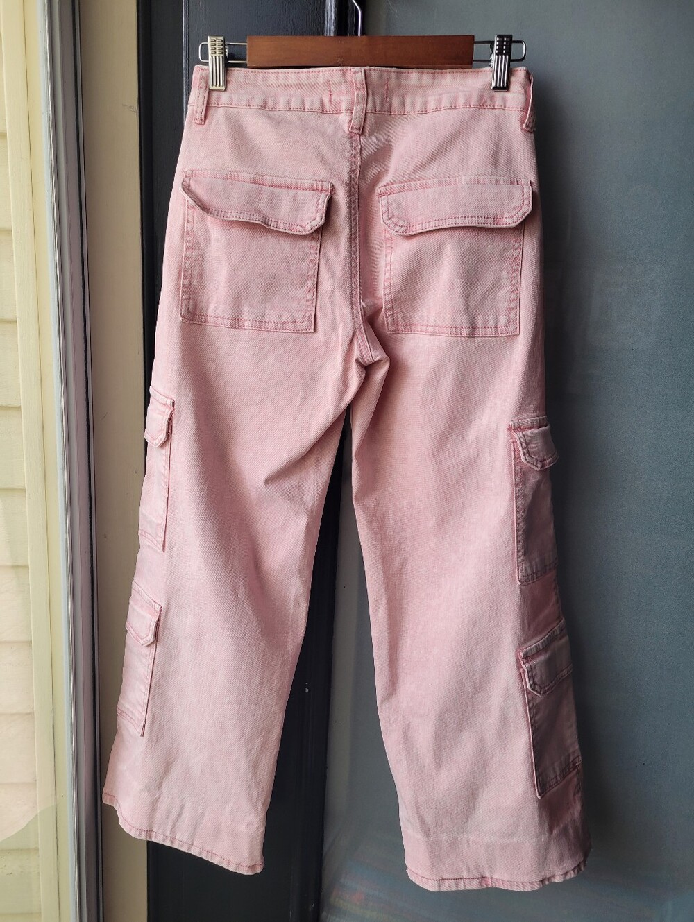 Light Pink Disclosure Denim Women's Cargo Jeans Size 27 Pockets Wide Leg Cut - Picture 3 of 9